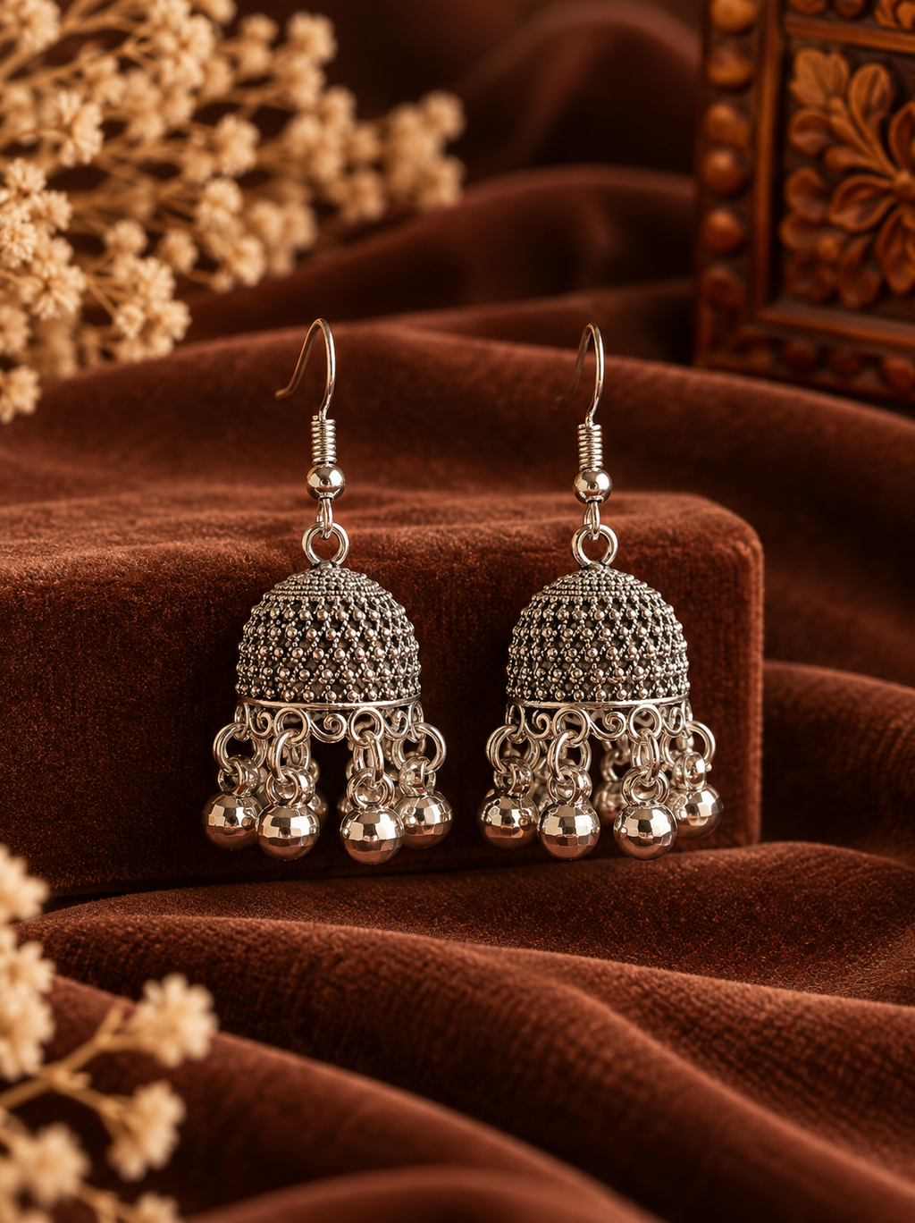 Elegant dome earring