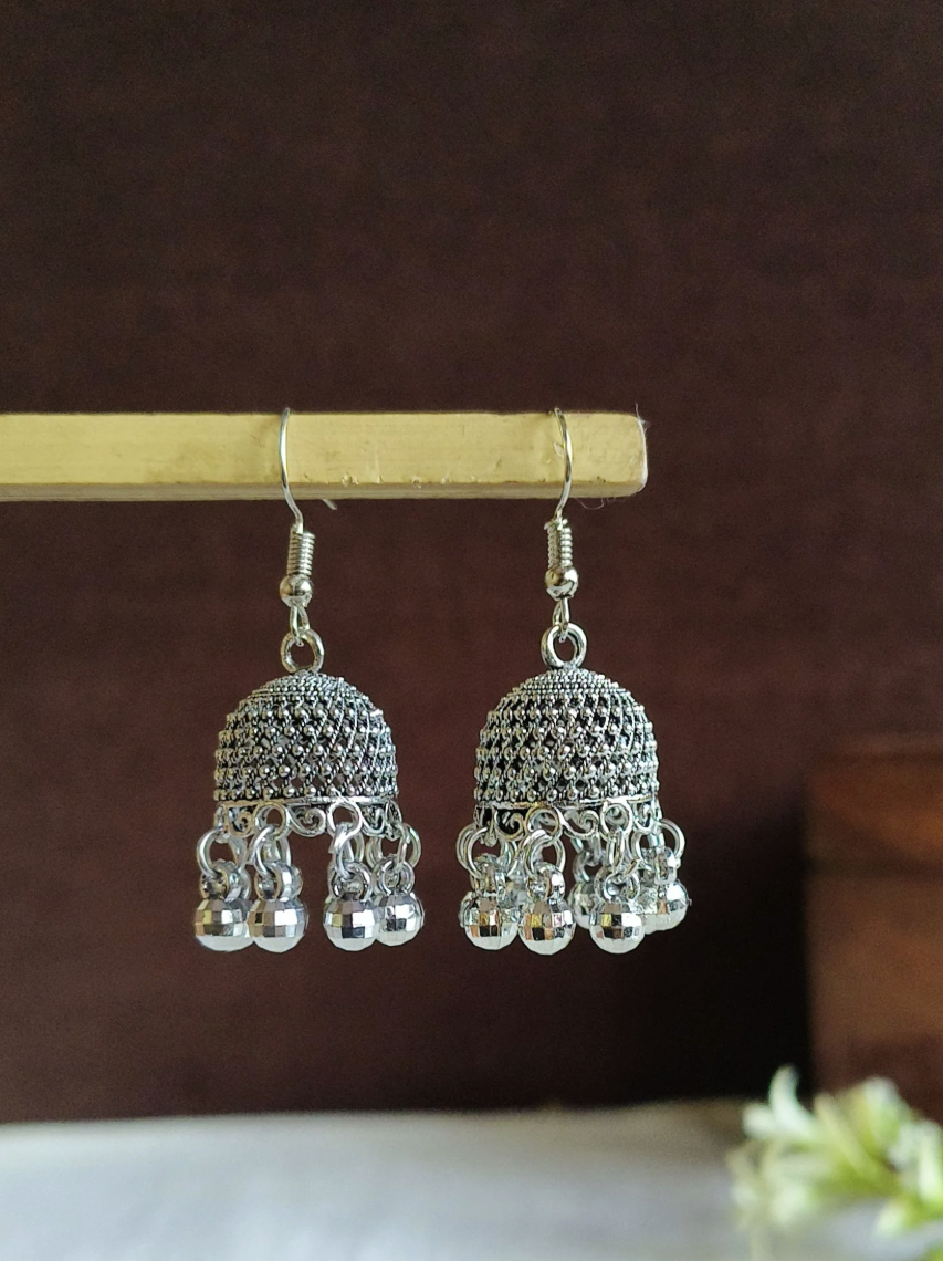 Elegant dome earring