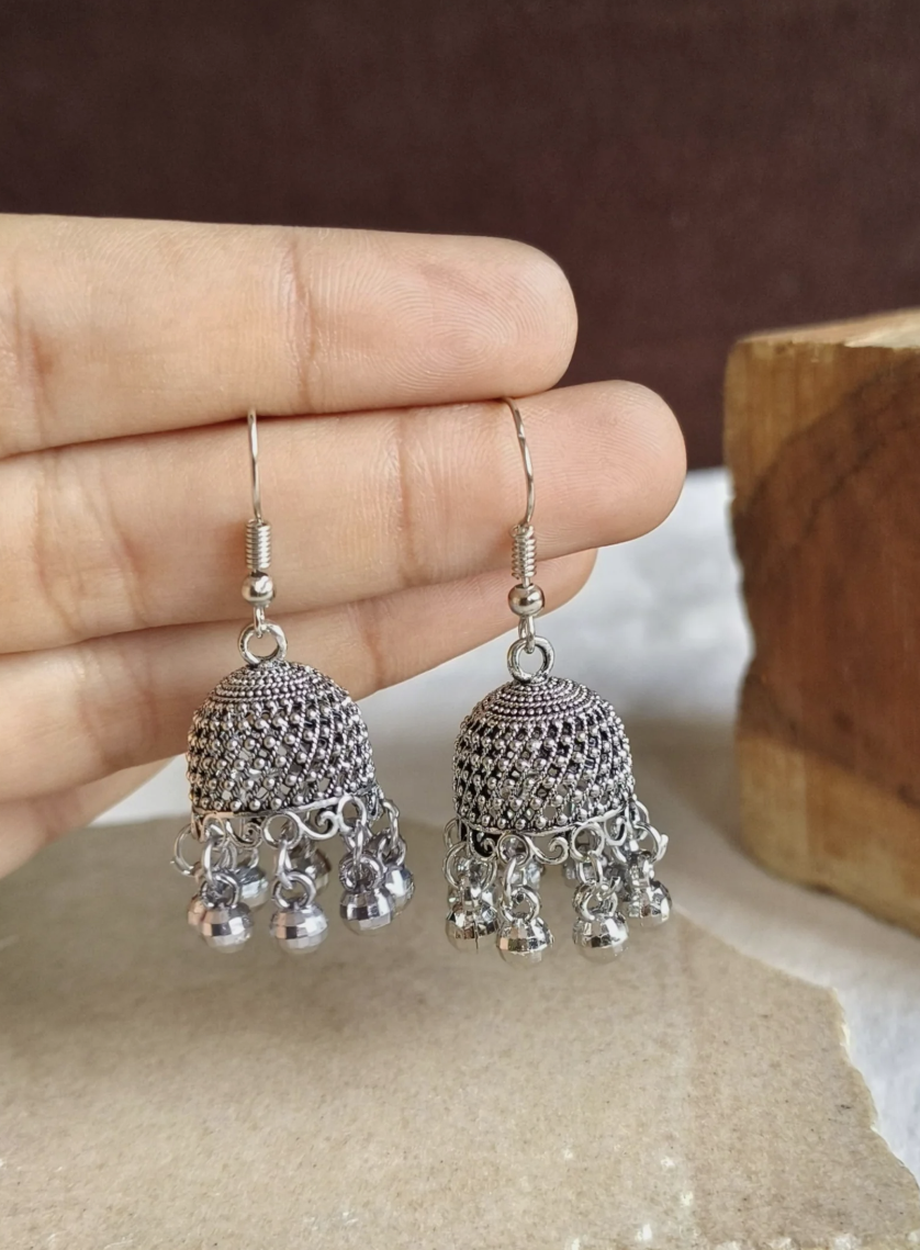 Elegant dome earring