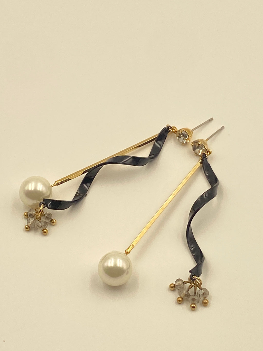 BLACK RIBBON DROP EARRINGS
