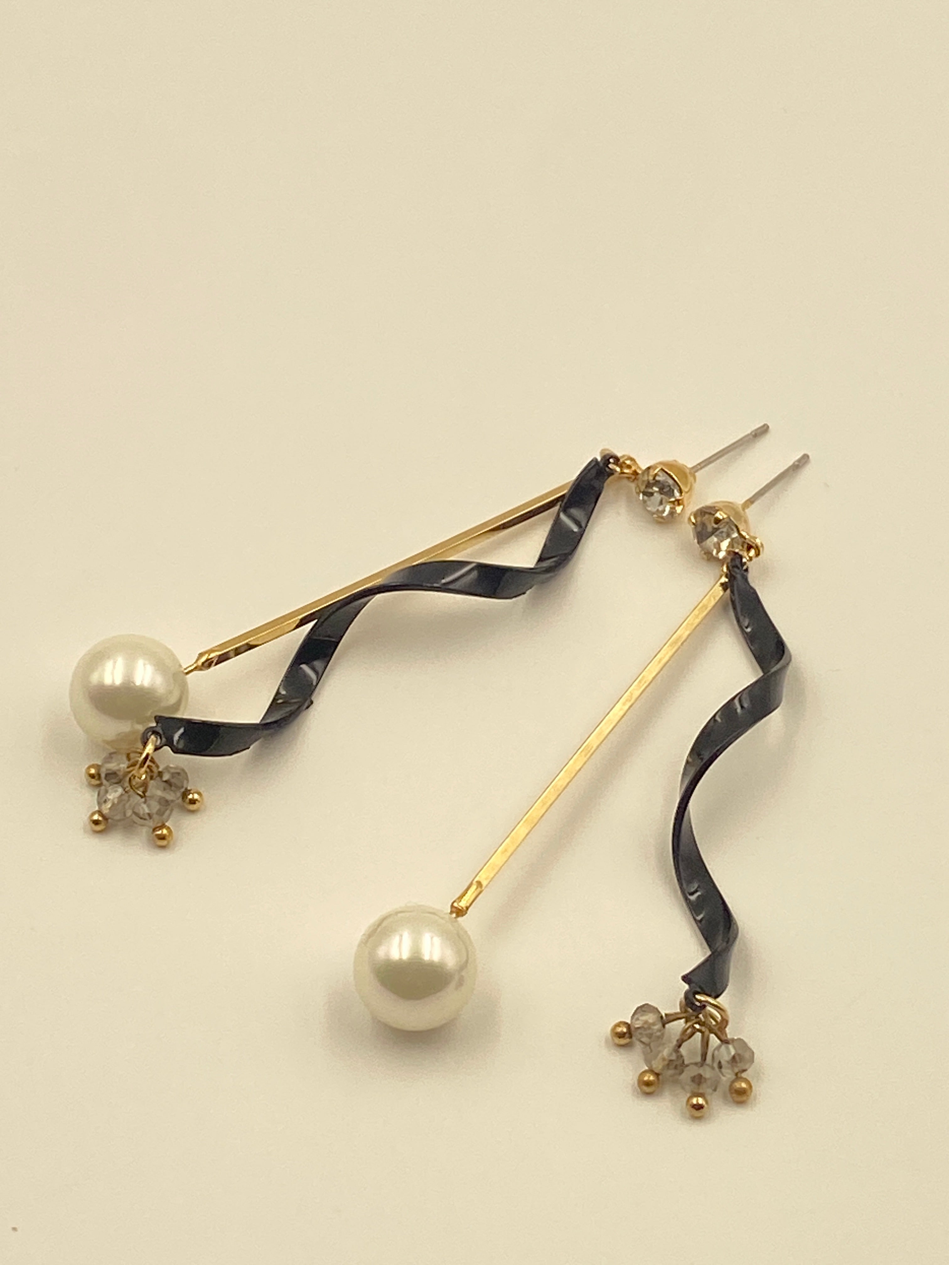 BLACK RIBBON DROP EARRINGS