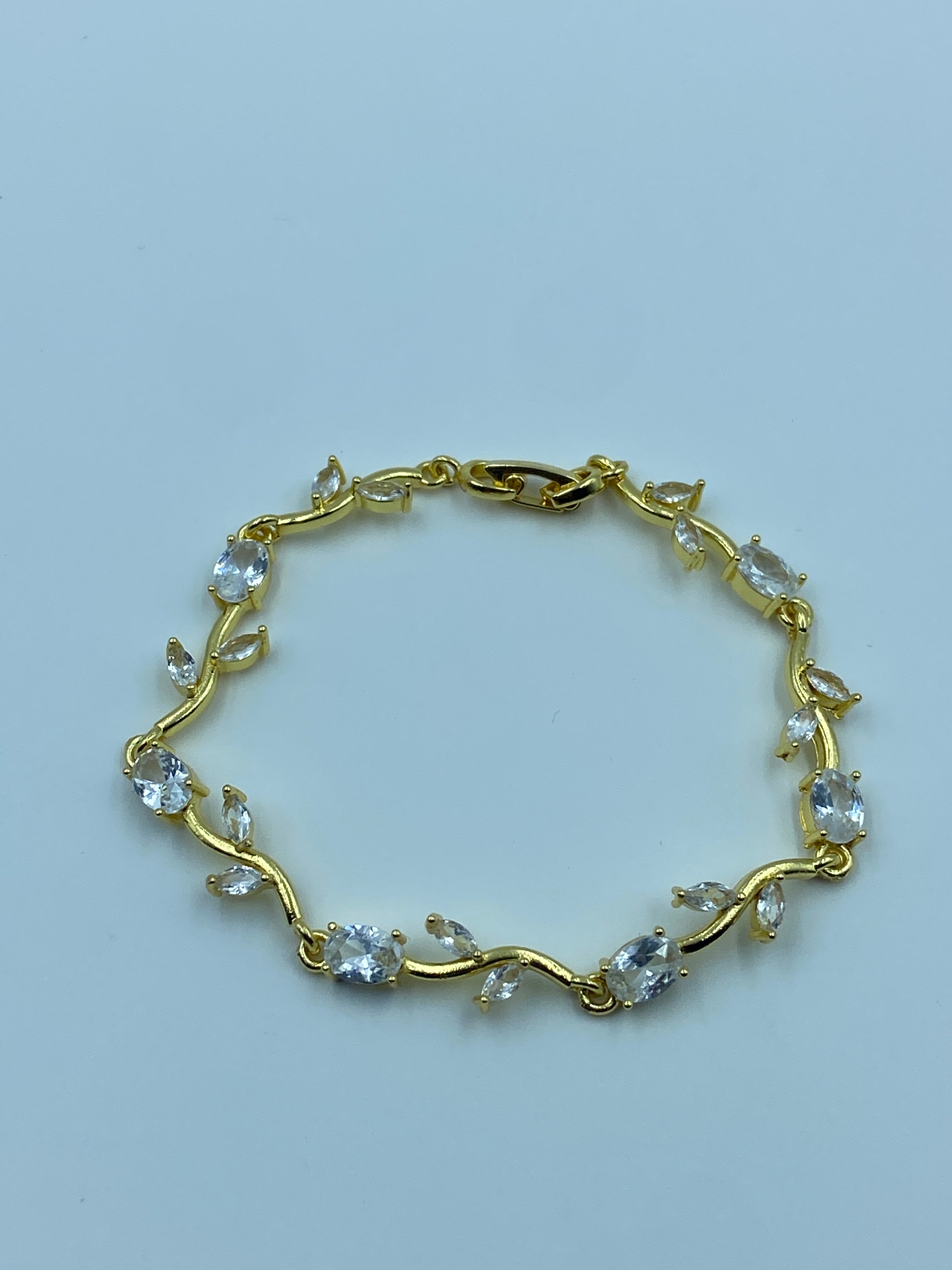 GOLD WHITE TULIP BRACELET