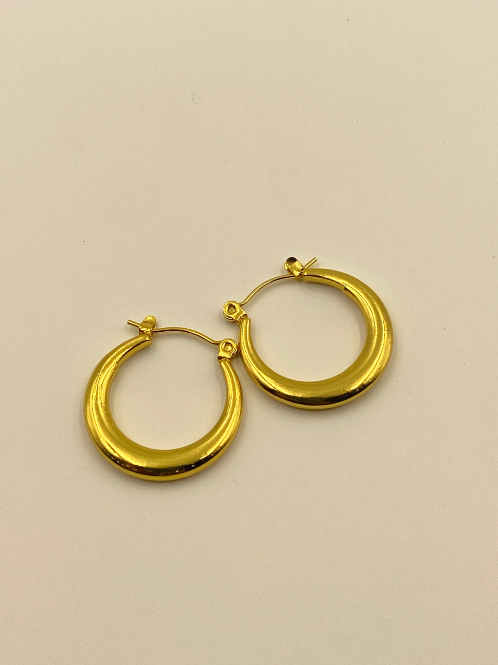 CIRCLE HOOP EARRINGS