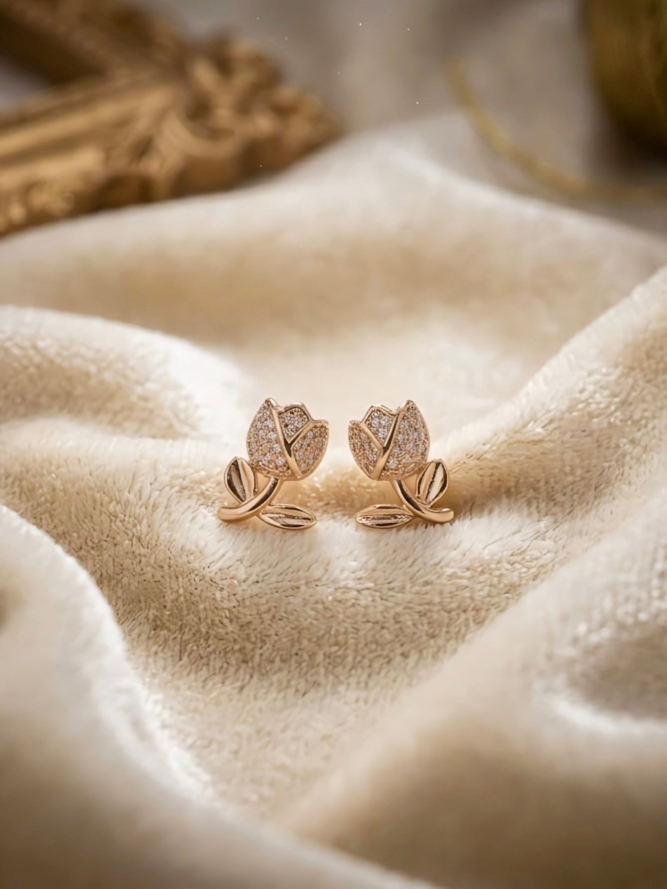 GOLD TULIP EARRINGS