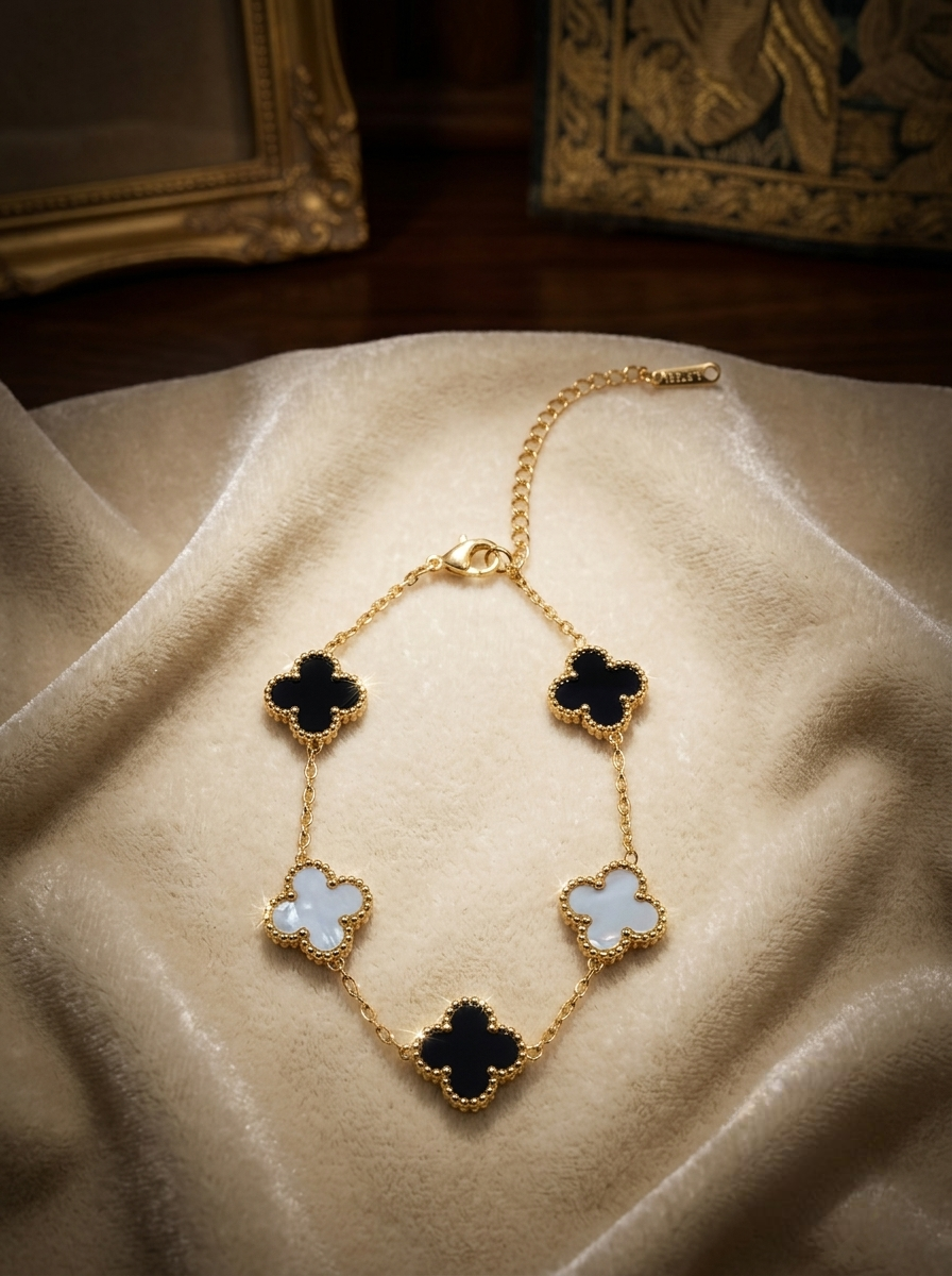 GREEN CLOVER BRACELET