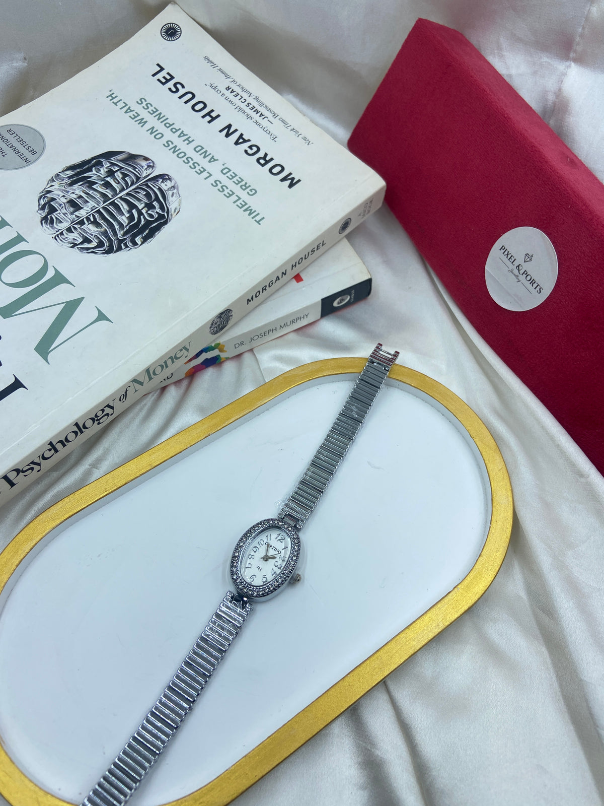 SILVER PEBBLE OVAL STRETCHED WATCH