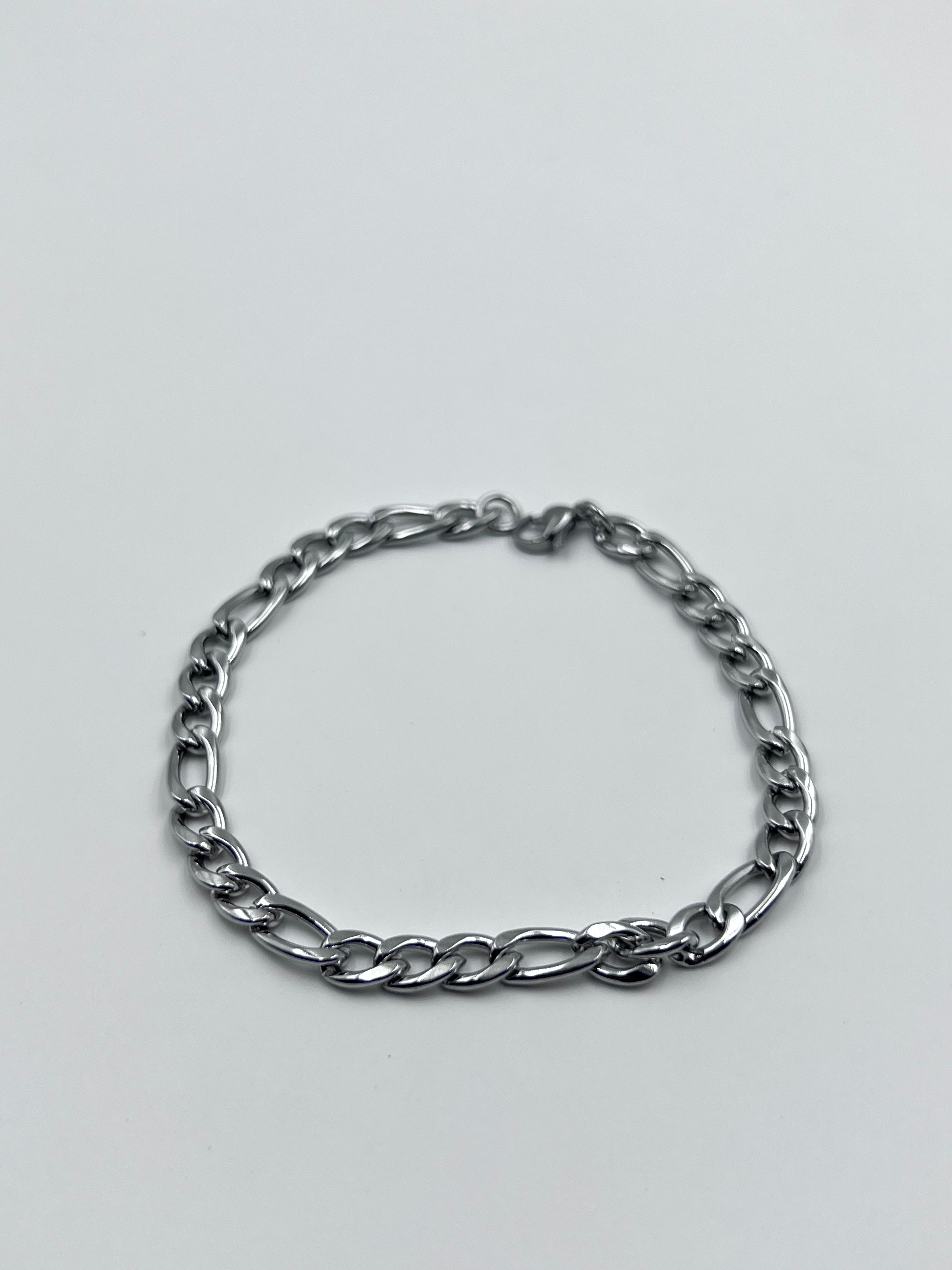SILVER BOLD BRACELET
