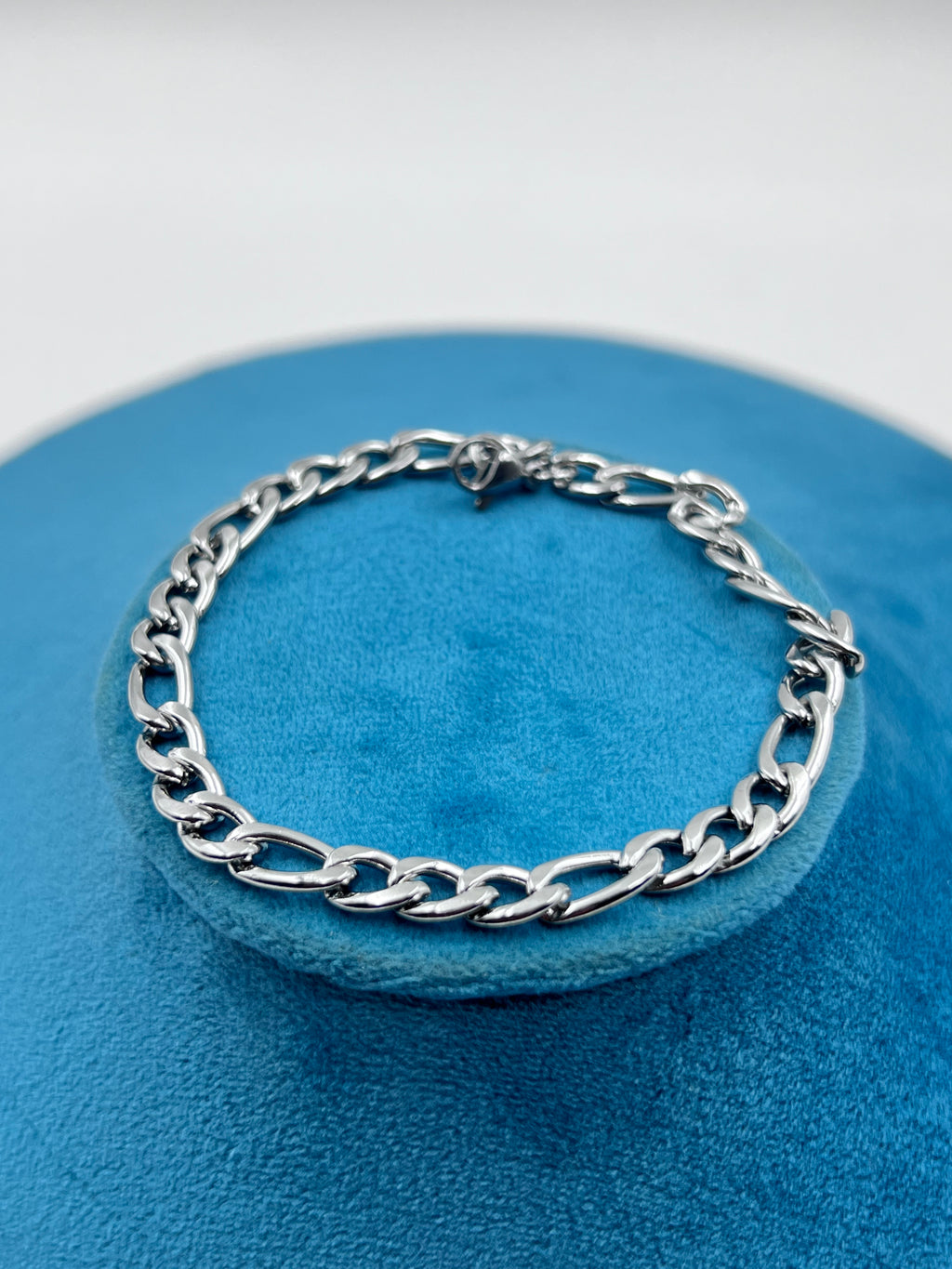 SILVER BOLD BRACELET