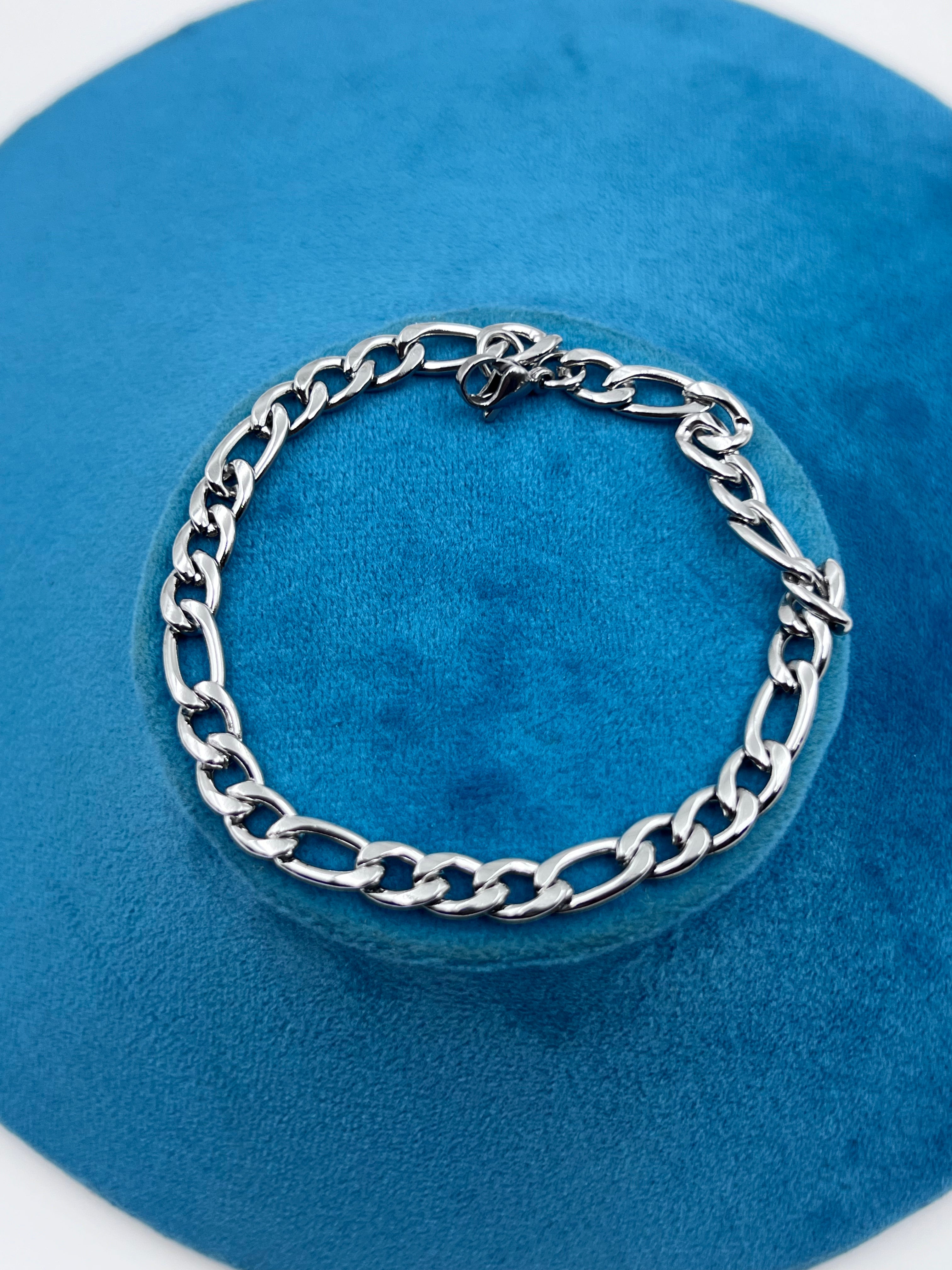SILVER BOLD BRACELET