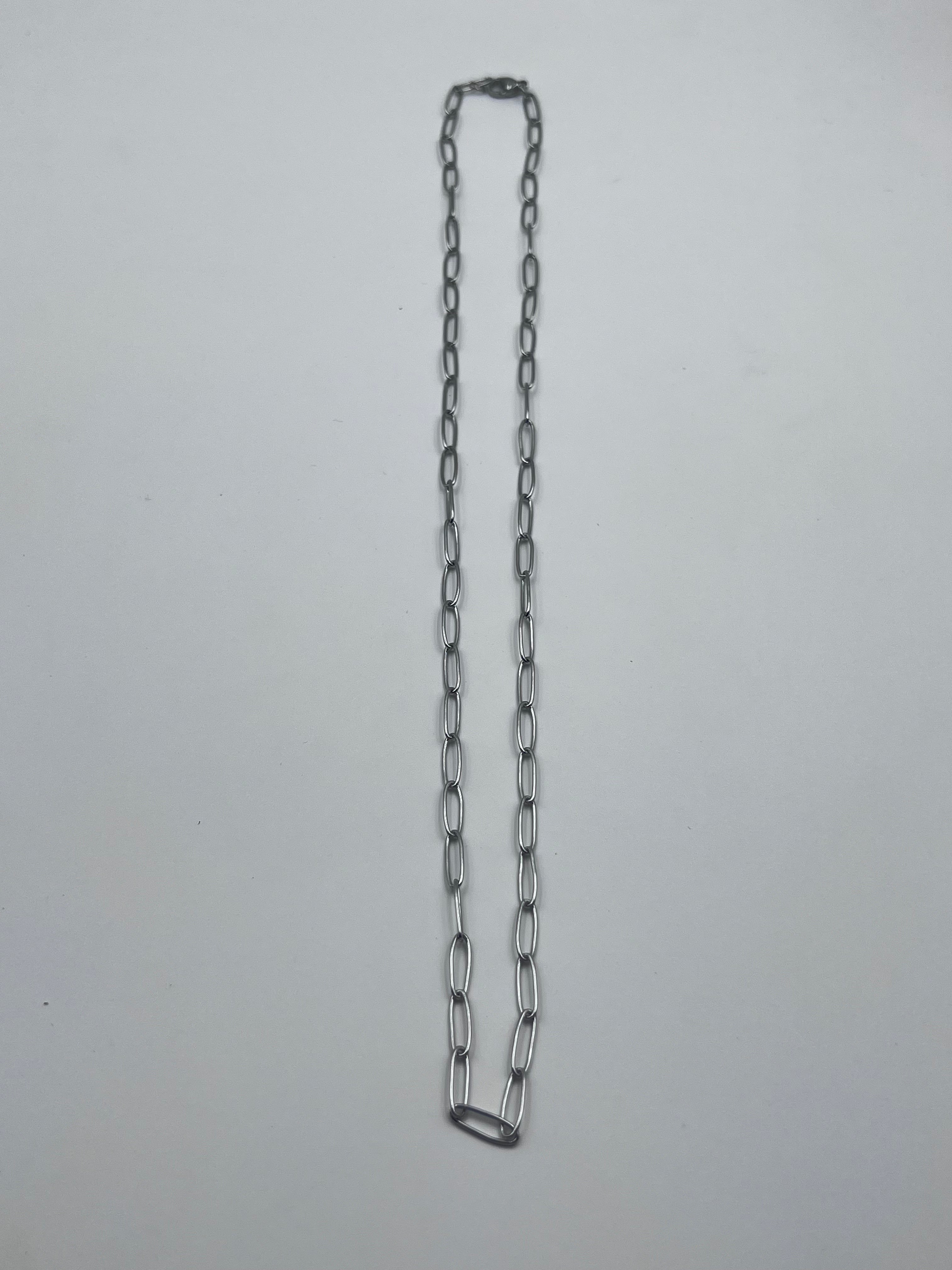 SILVER CLIP CHAIN