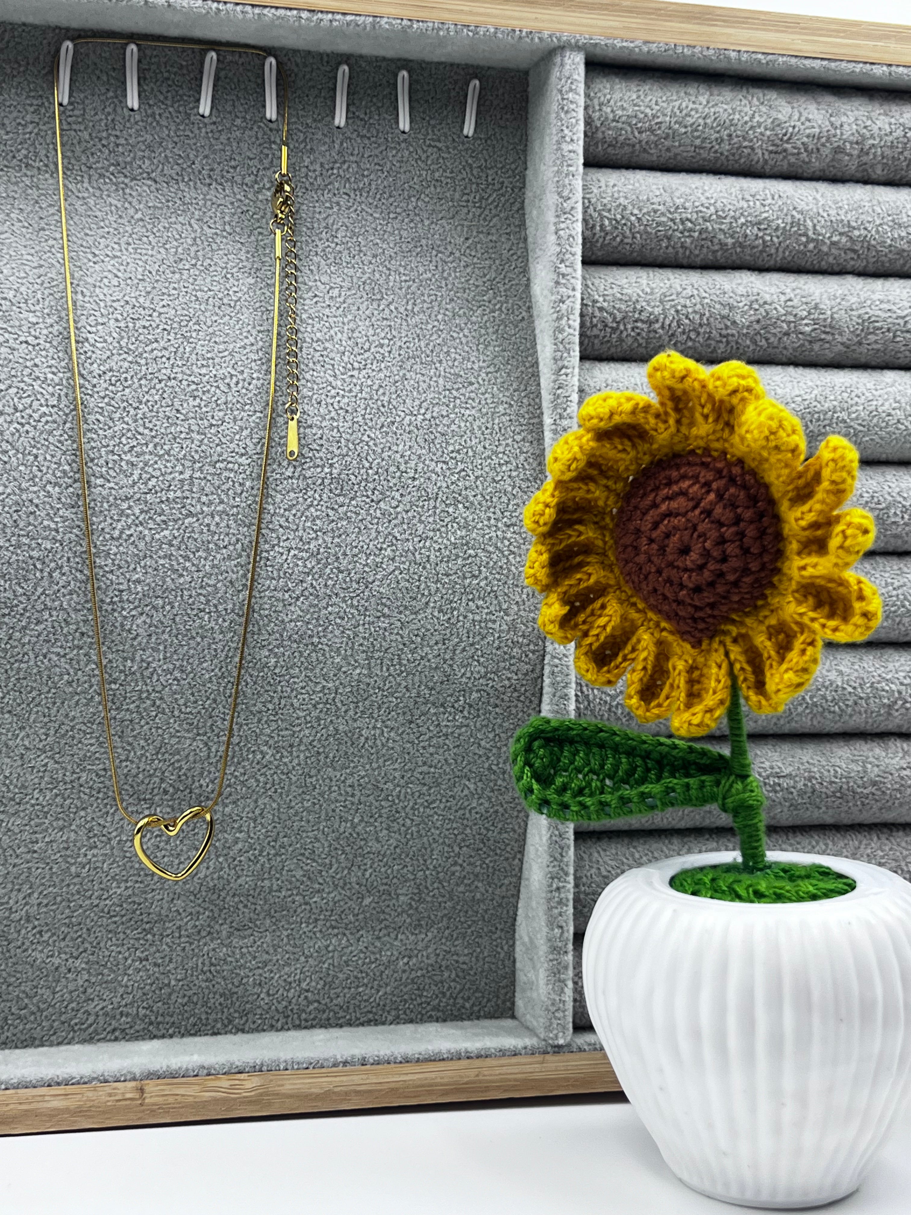 HOLLOW HEART PENDANT
