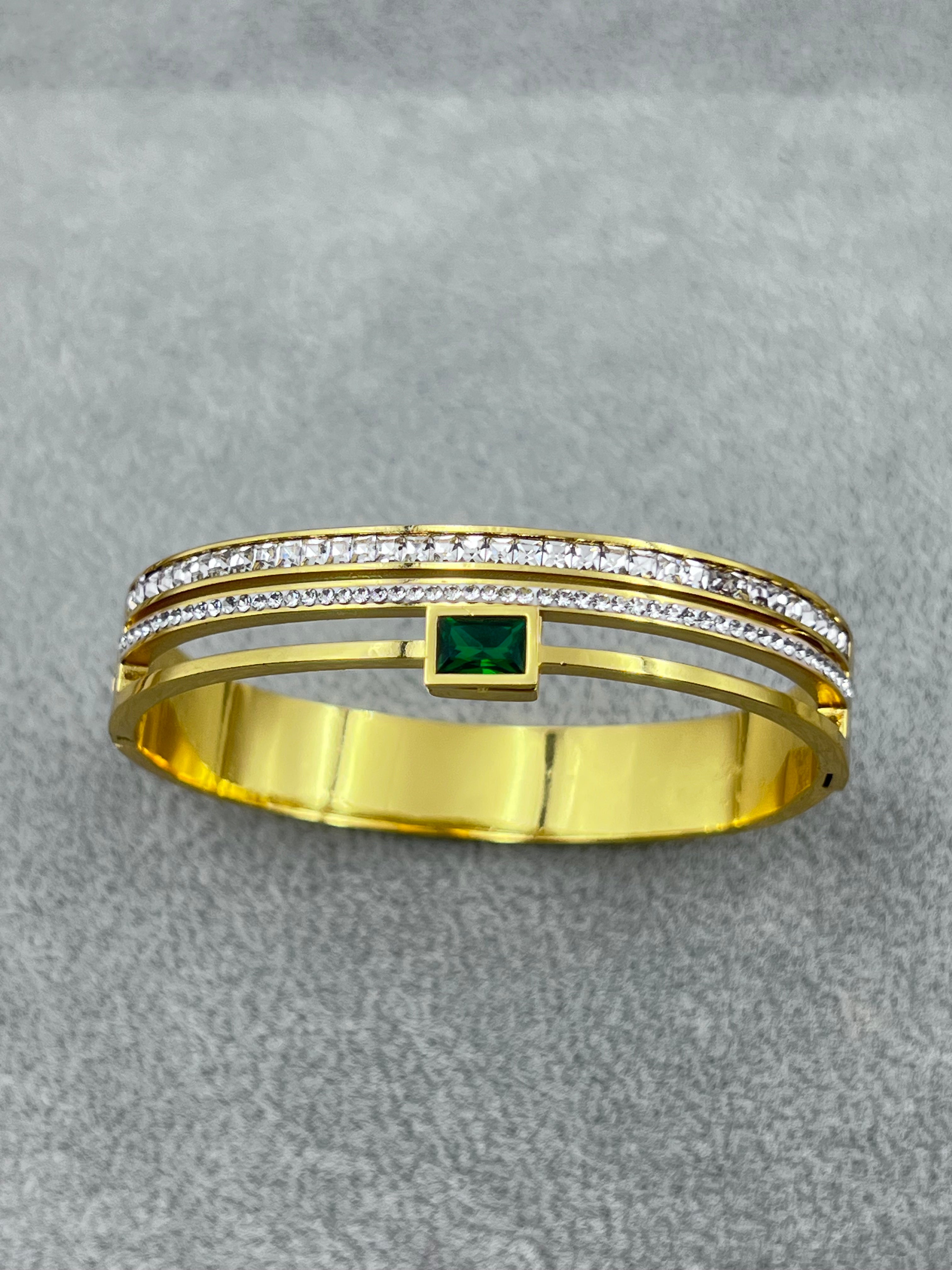 GOLD GREEN STONE KADA