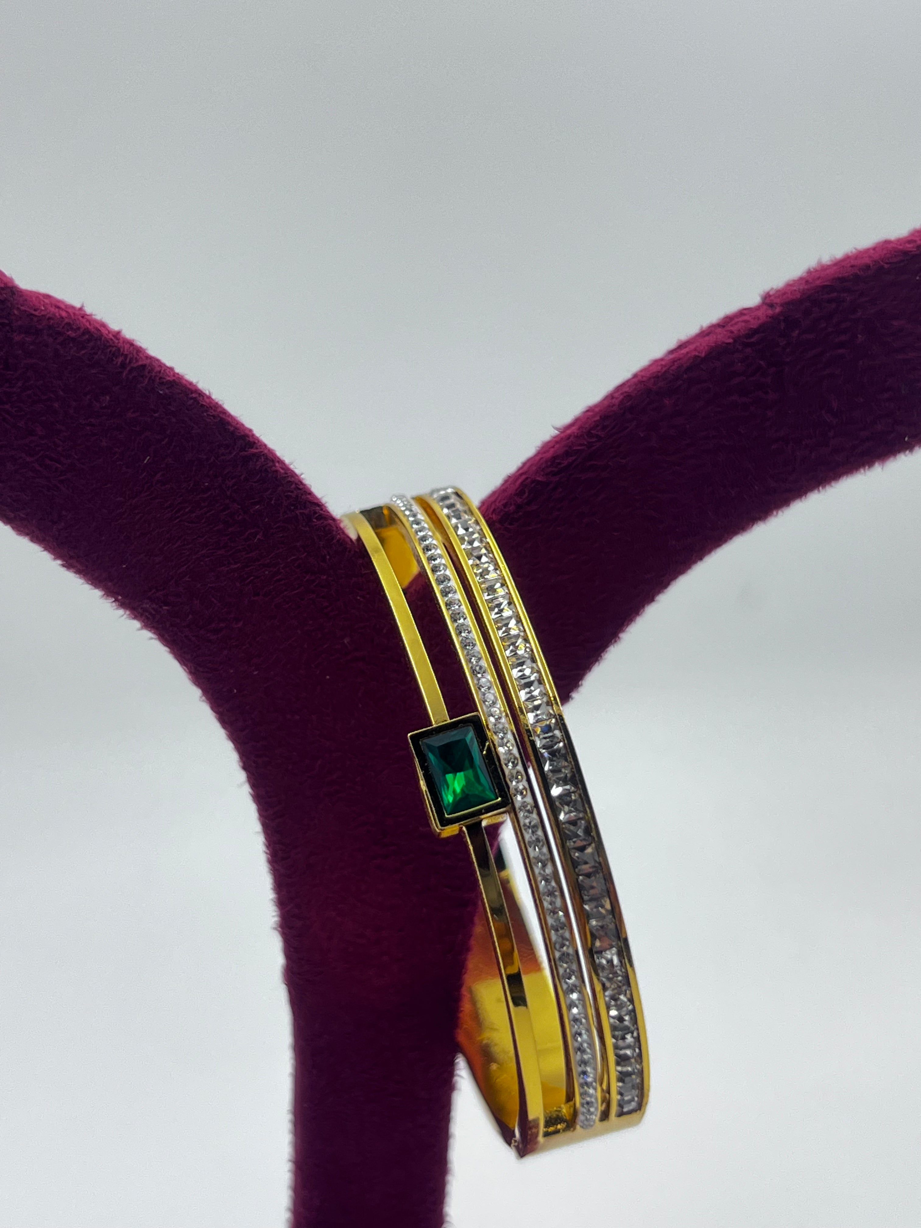 GOLD GREEN STONE KADA