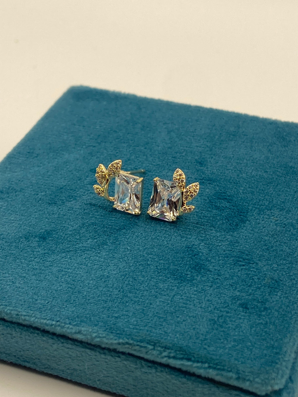 GOLD DD EARRINGS