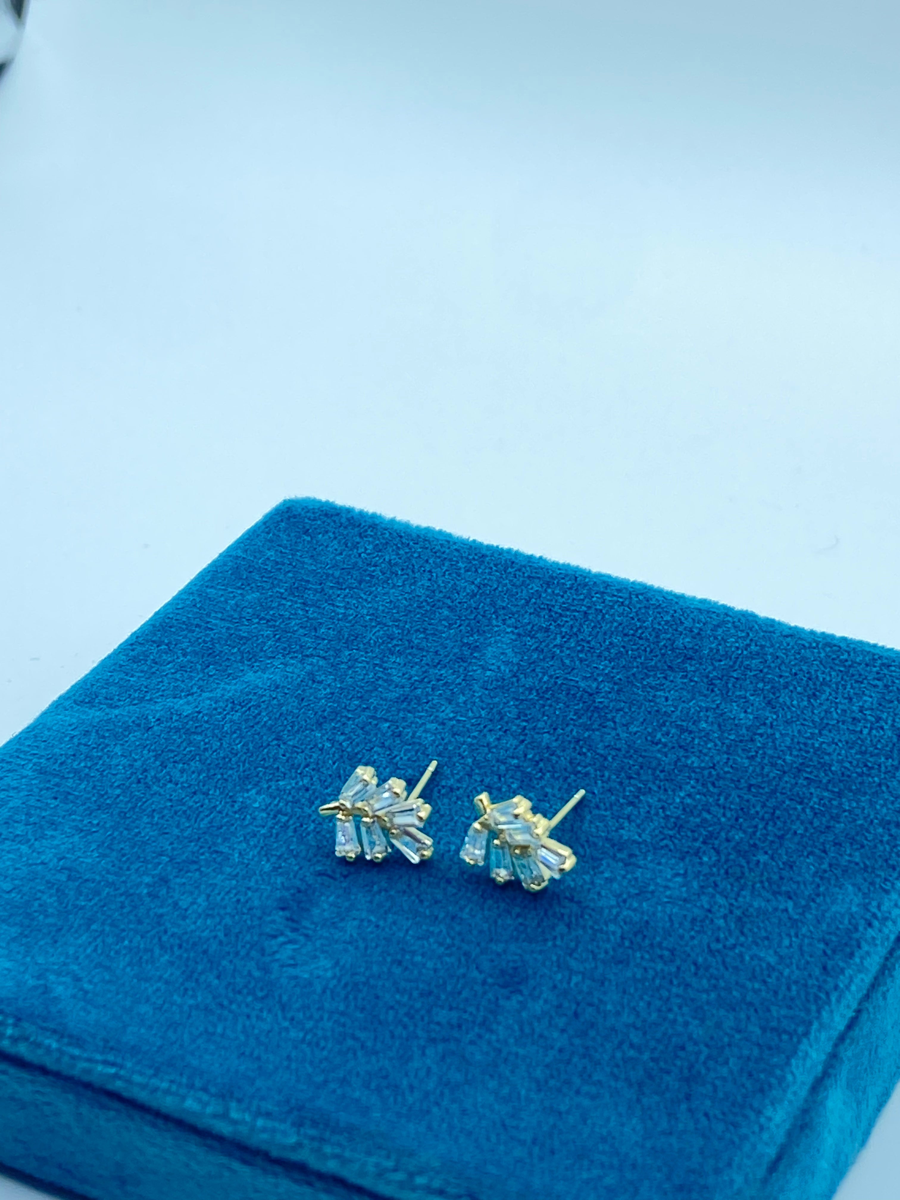 GOLD PETAL EARRINGS