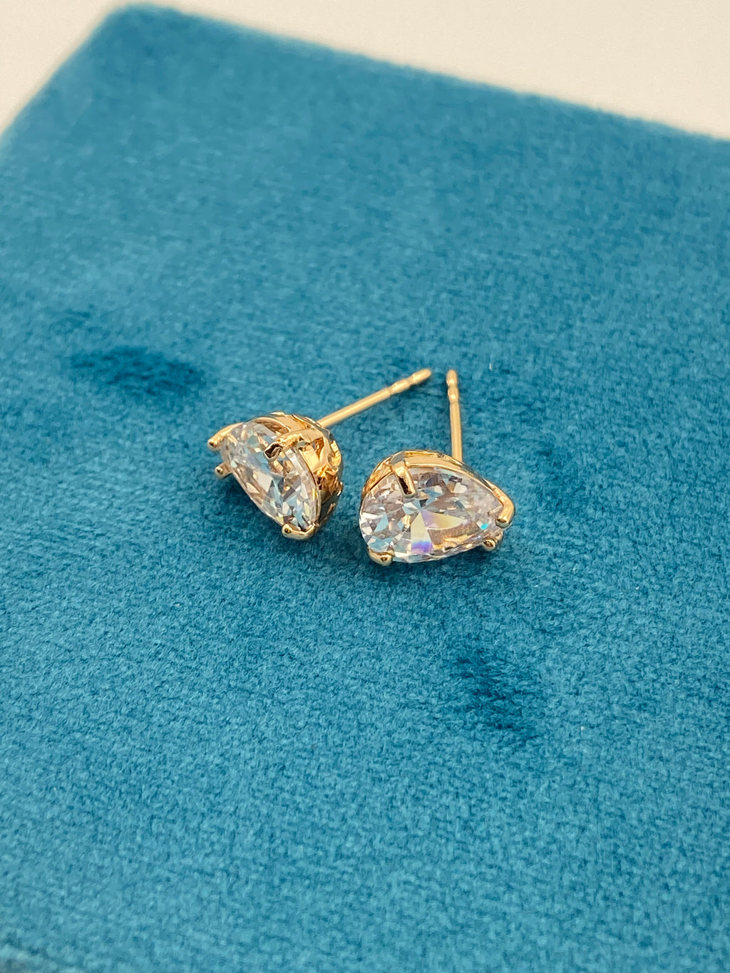 GOLD DIAMOND EARRINGS