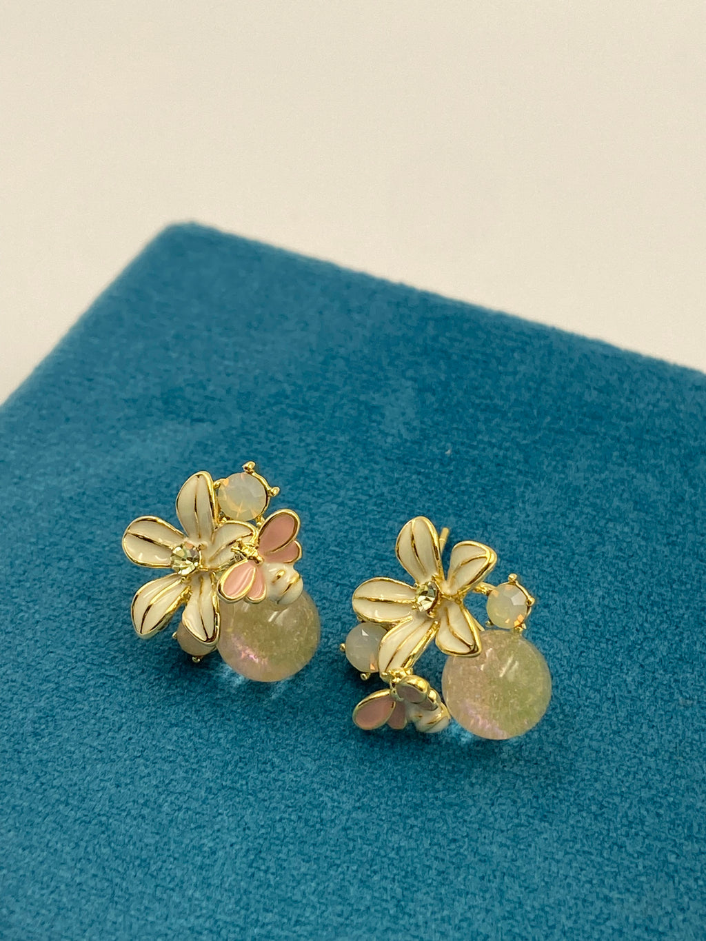 GOLD MULTI FLOWER EARRINGS