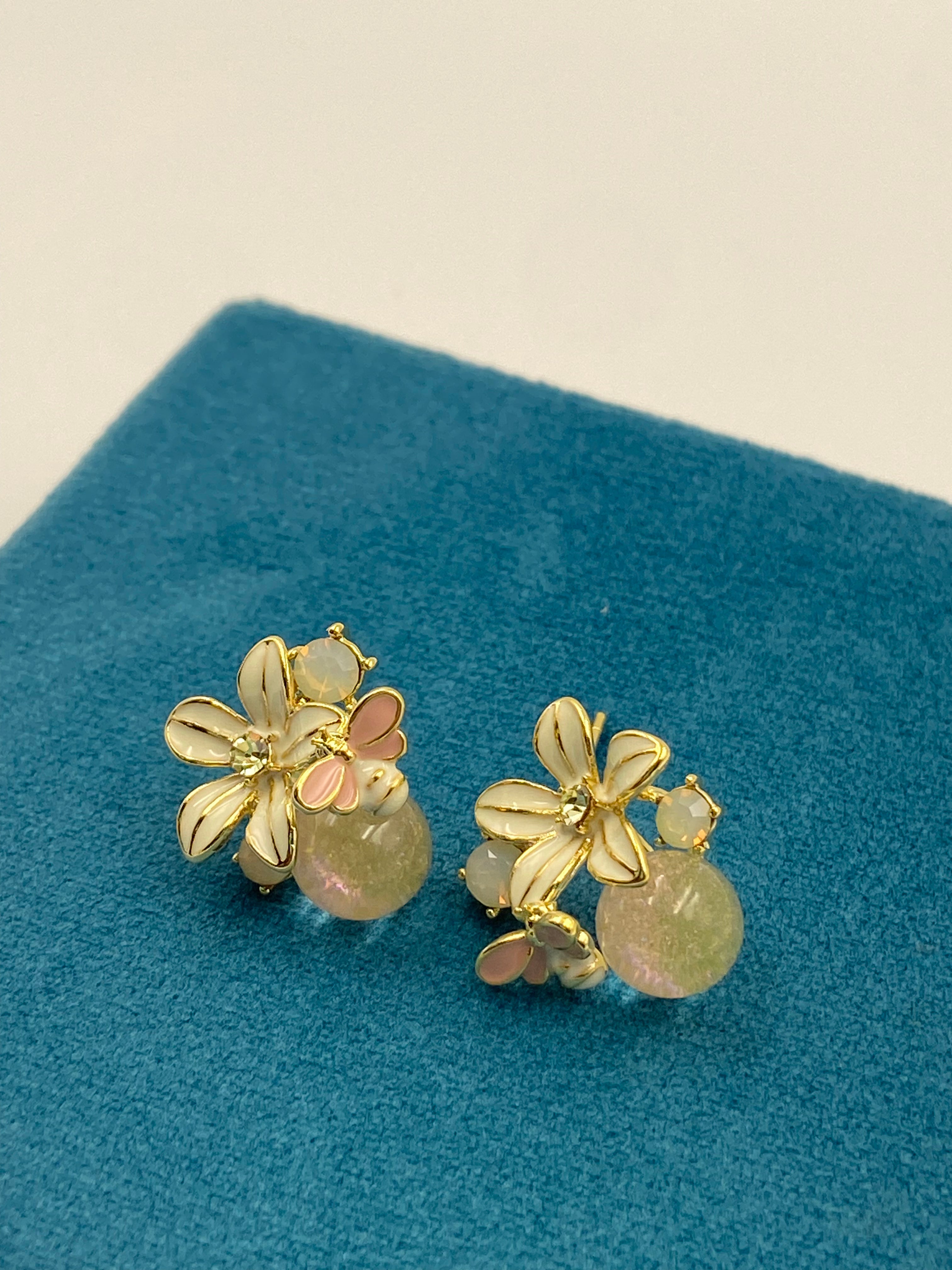 GOLD MULTI FLOWER EARRINGS
