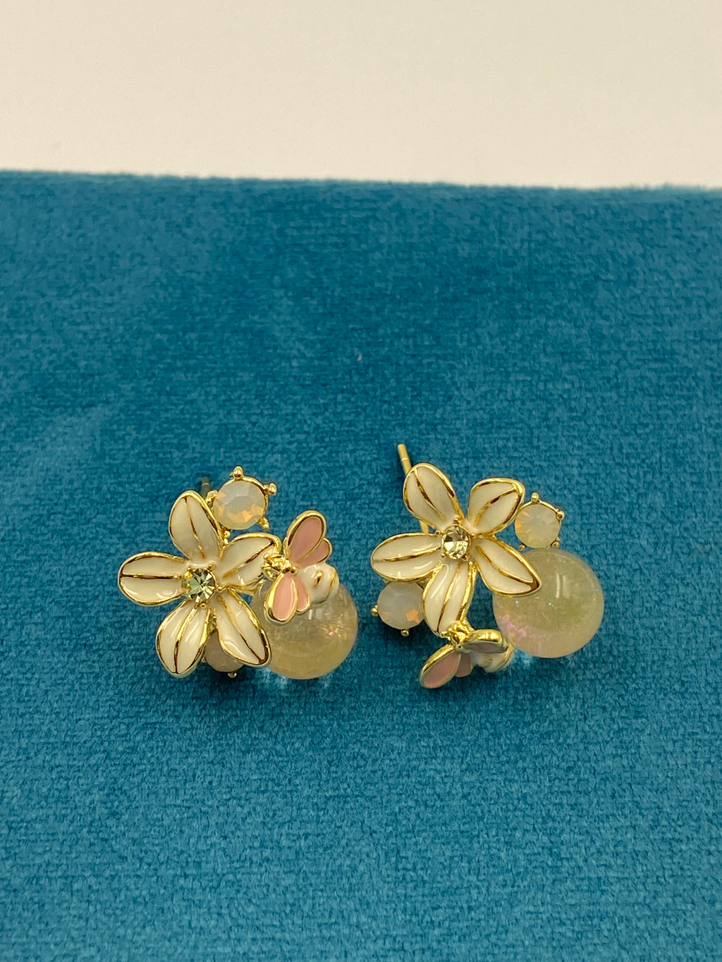 GOLD MULTI FLOWER EARRINGS
