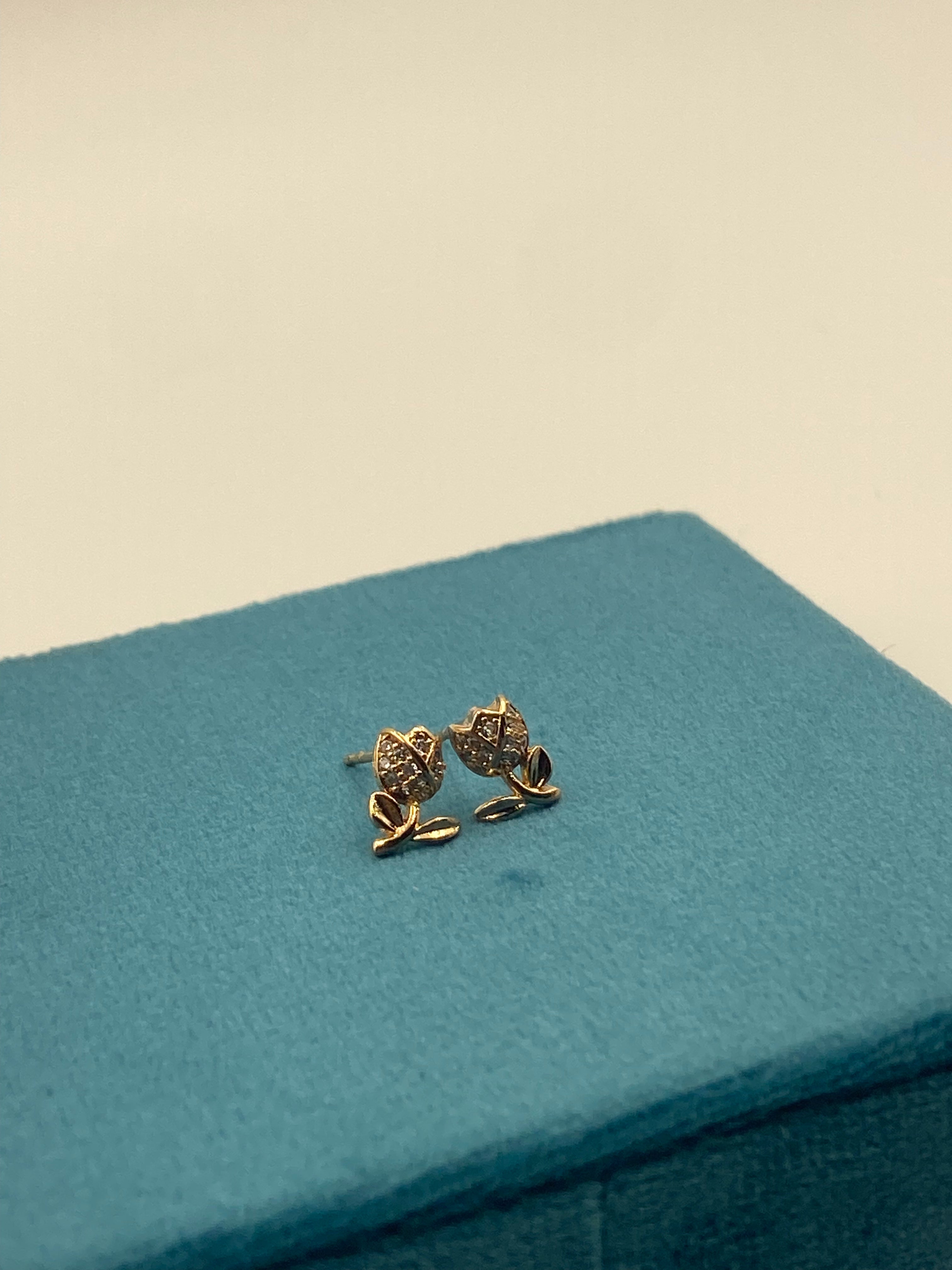 GOLD TULIP EARRINGS