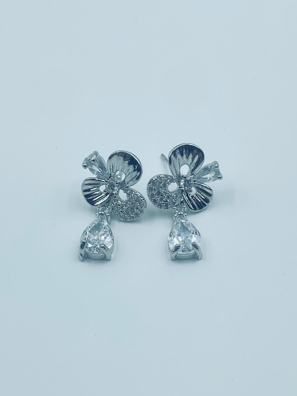 SILVER FLOWER EARRINGS