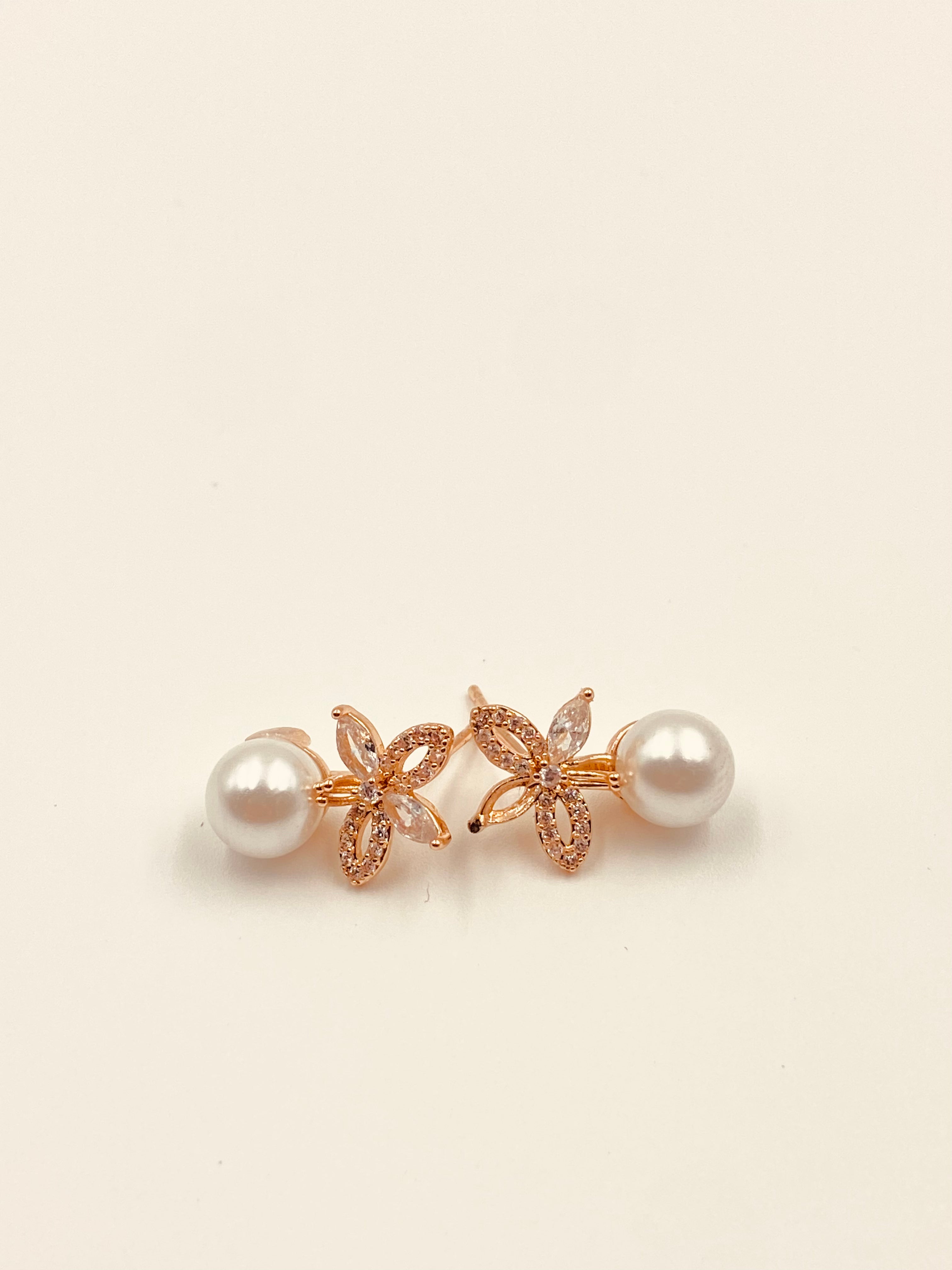 ROSE GOLD FLOWER PEARL EARRINGS