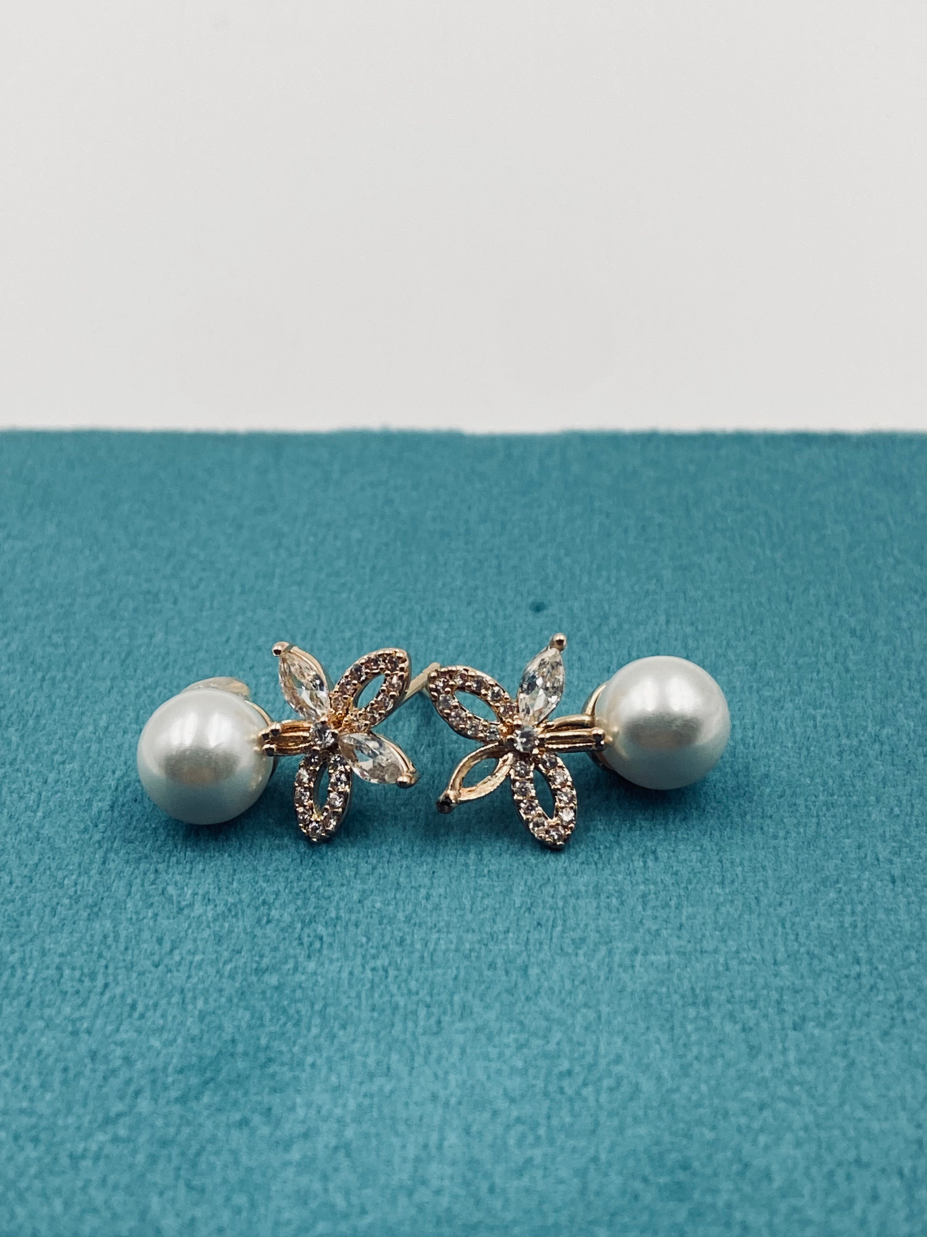 ROSE GOLD FLOWER PEARL EARRINGS