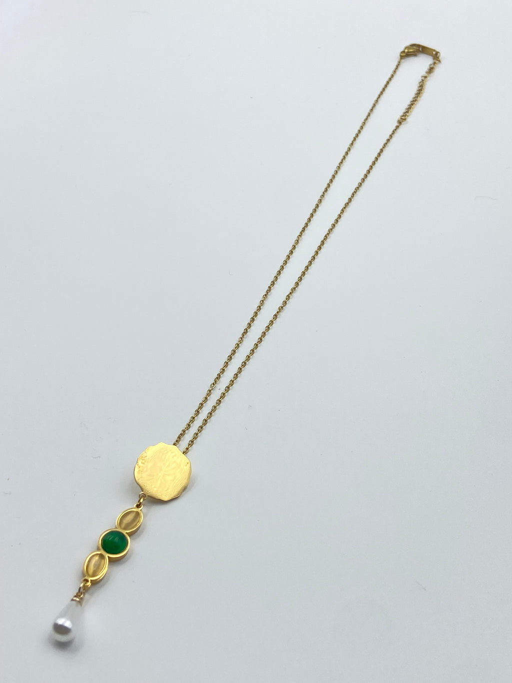 GREEN STONE PENDANT