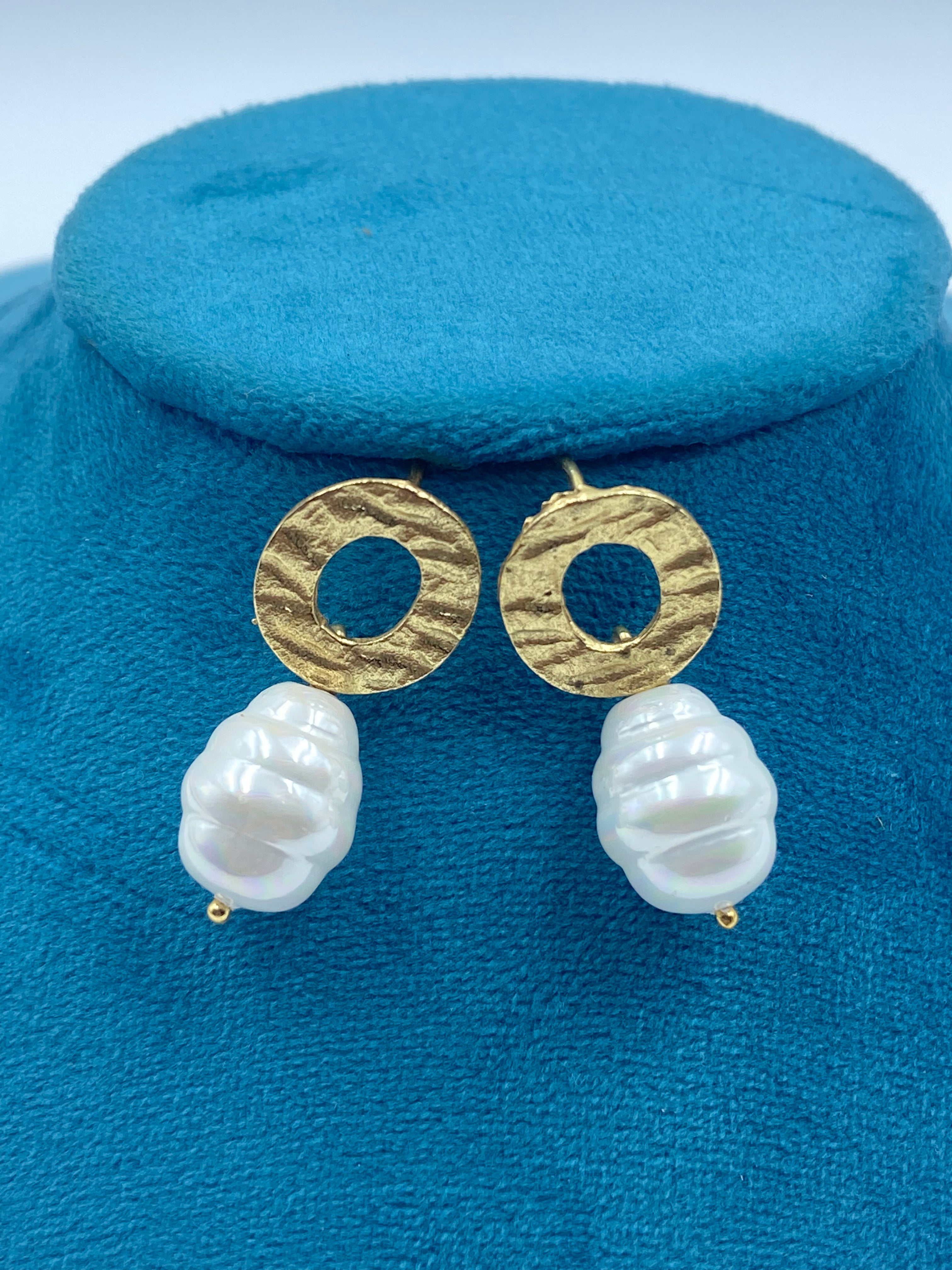 GOLD PEARL EARRINGS