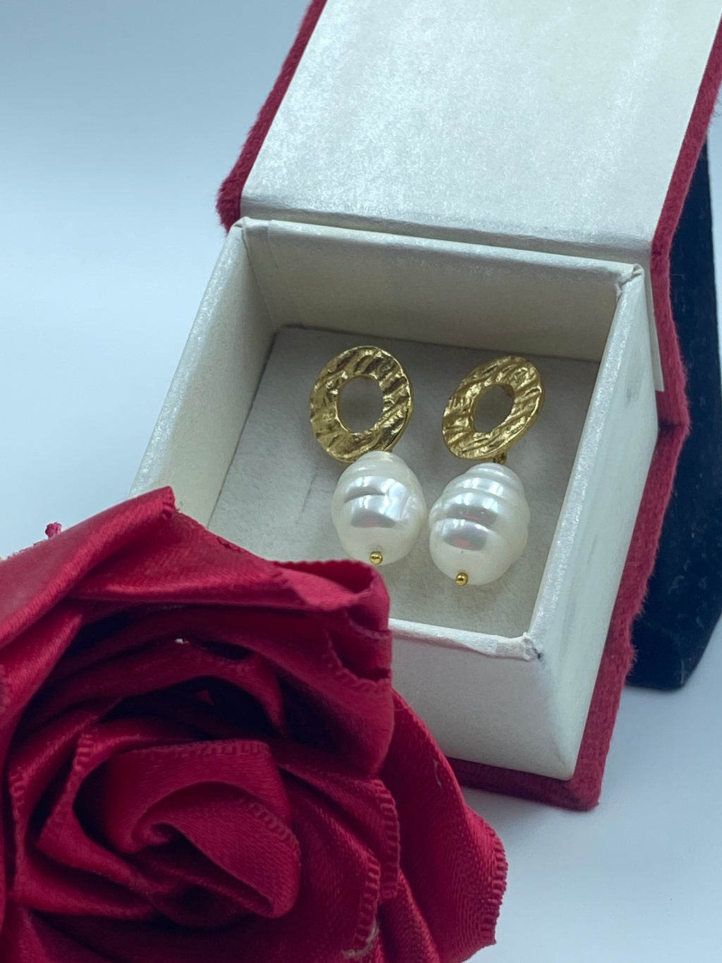 GOLD PEARL EARRINGS