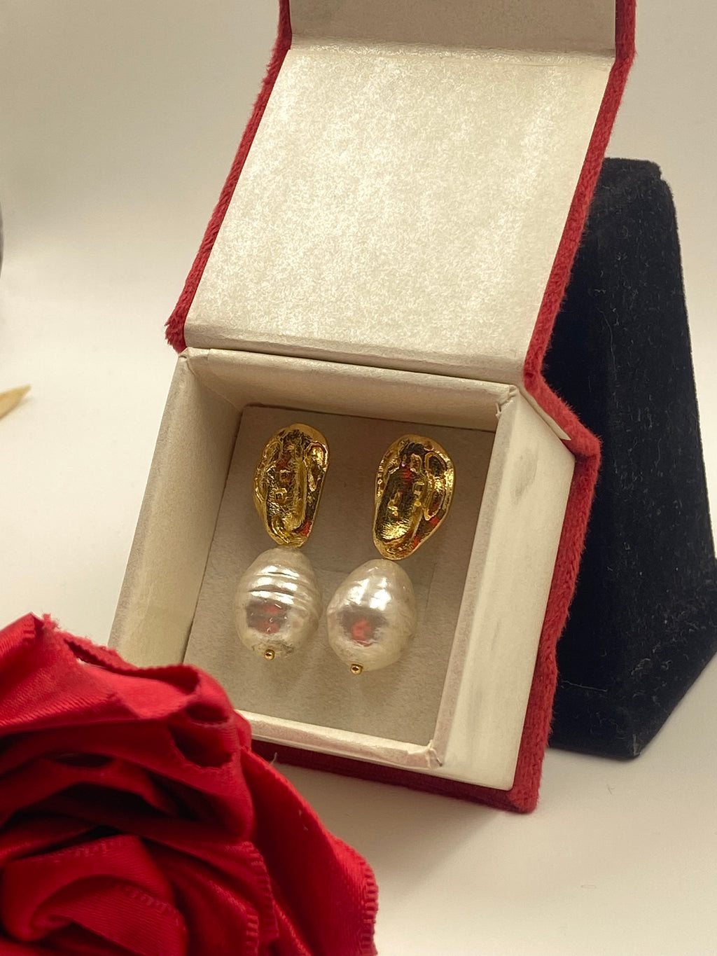 GOLD MELTED PEARL EARRINGS
