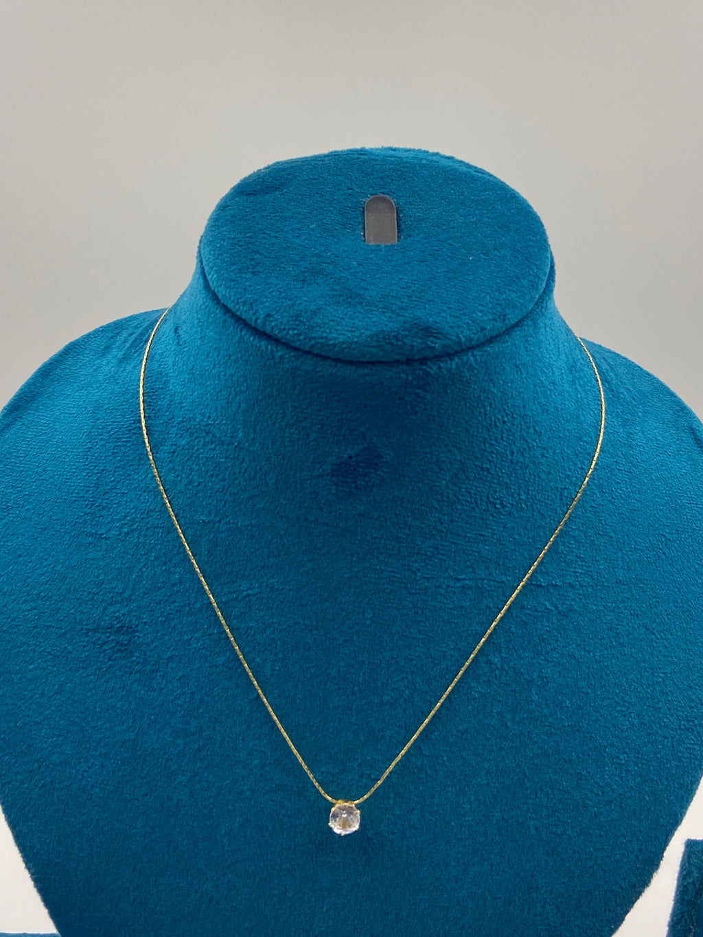DAINTY DEWDROP PENDANT