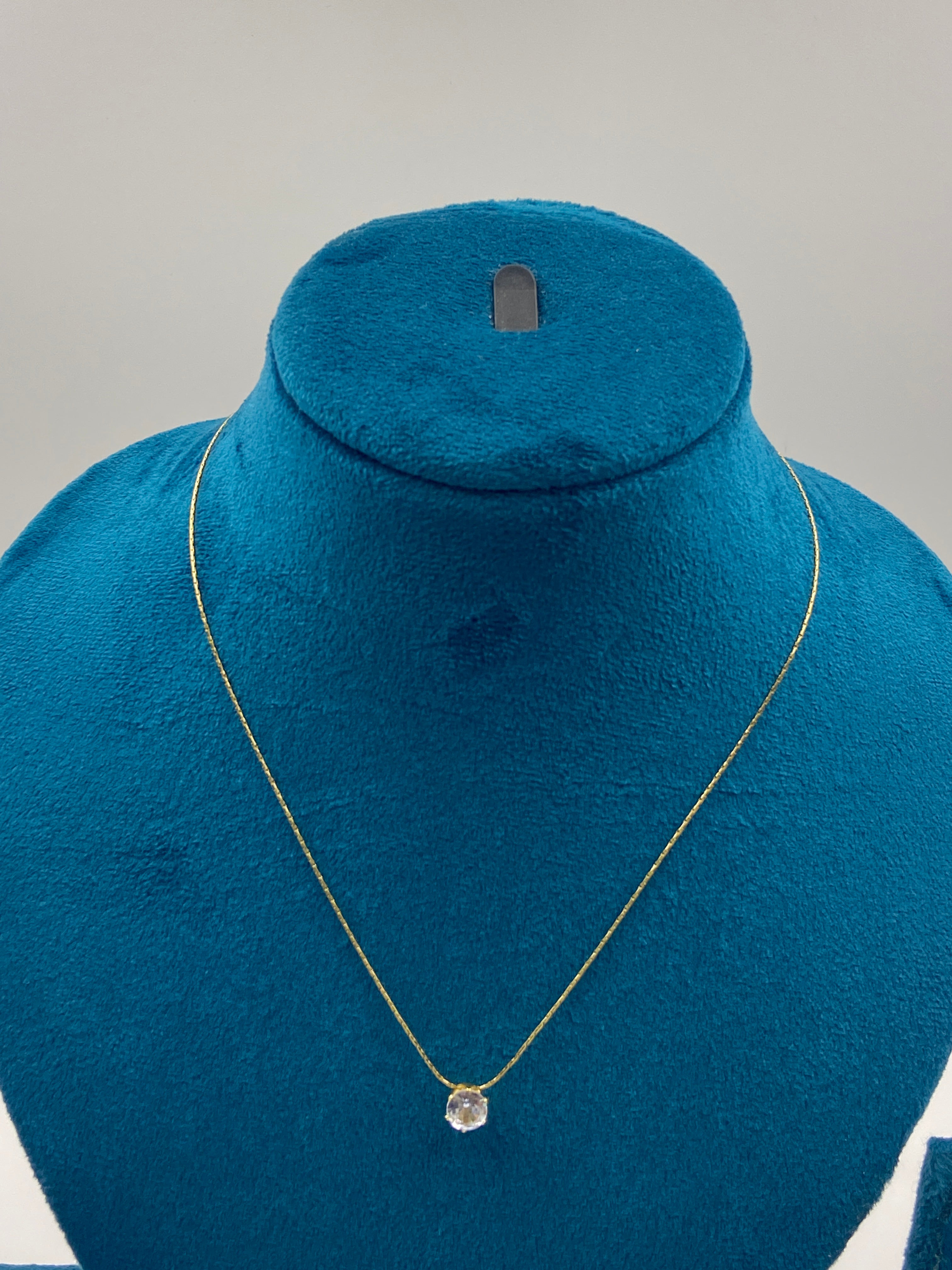 DAINTY DEWDROP PENDANT