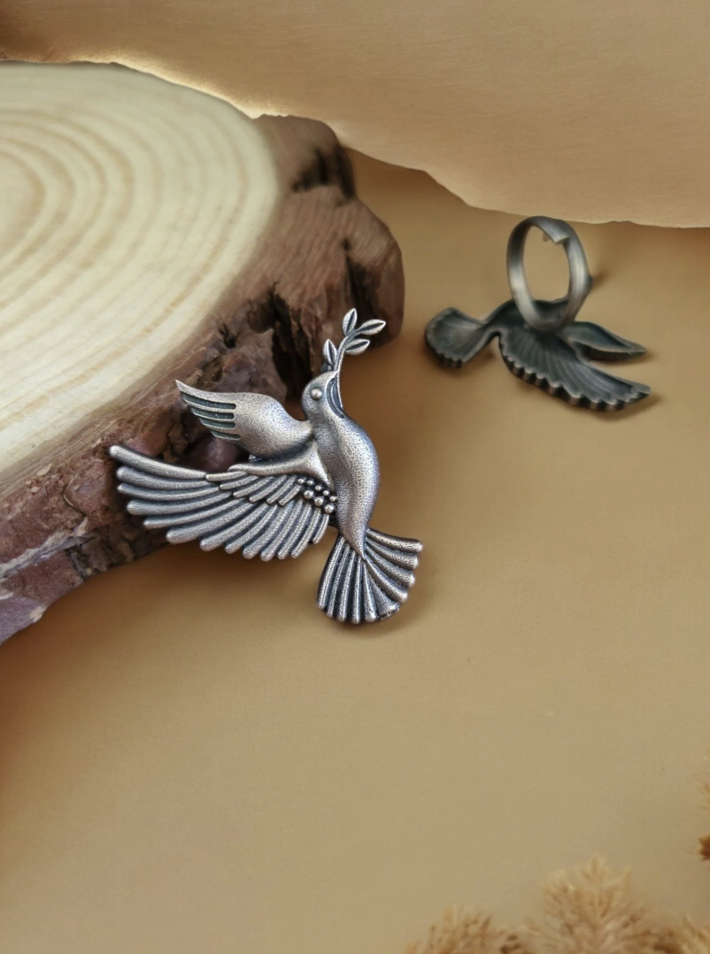 WAVING BIRD RING – Oxidized Silver Bird Statement Ring for Women