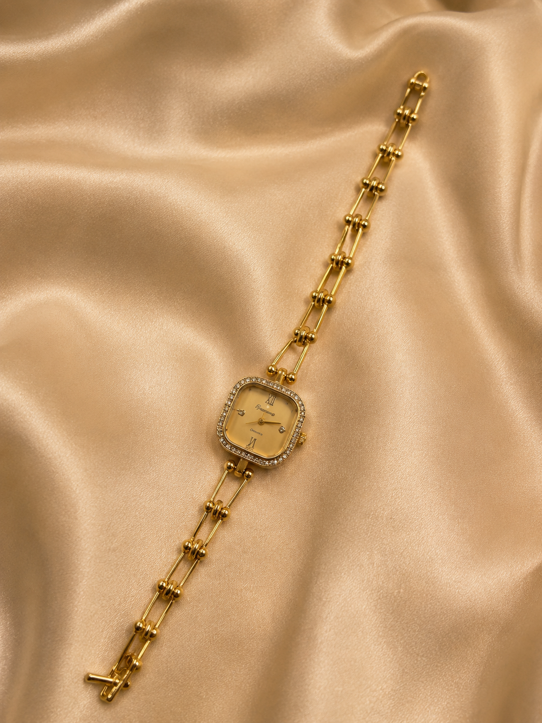 Élan Golden Pearl Link Watch for Women – Luxury Gold-Tone Bracelet with Champagne Dial & Crystal Detailing