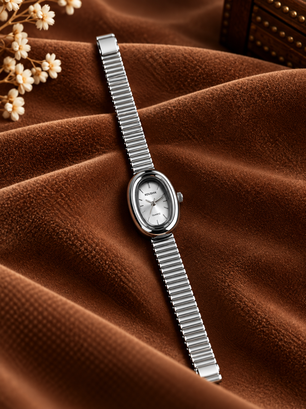 OVAL SILVER HALO STRETCHED WATCH